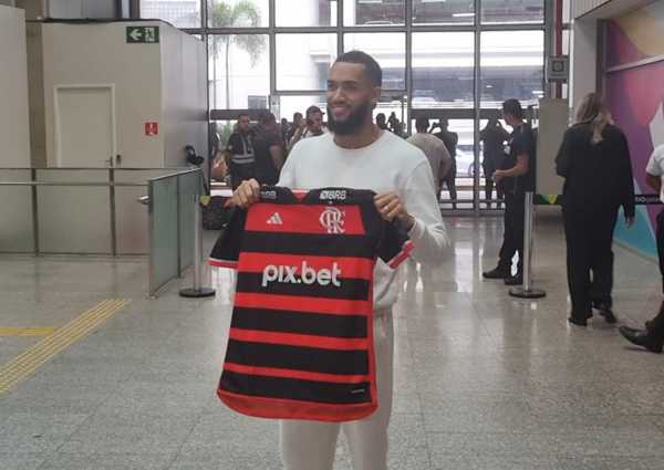 Juninho aprovado em exames aguardará delegação do Flamengo no Rio.