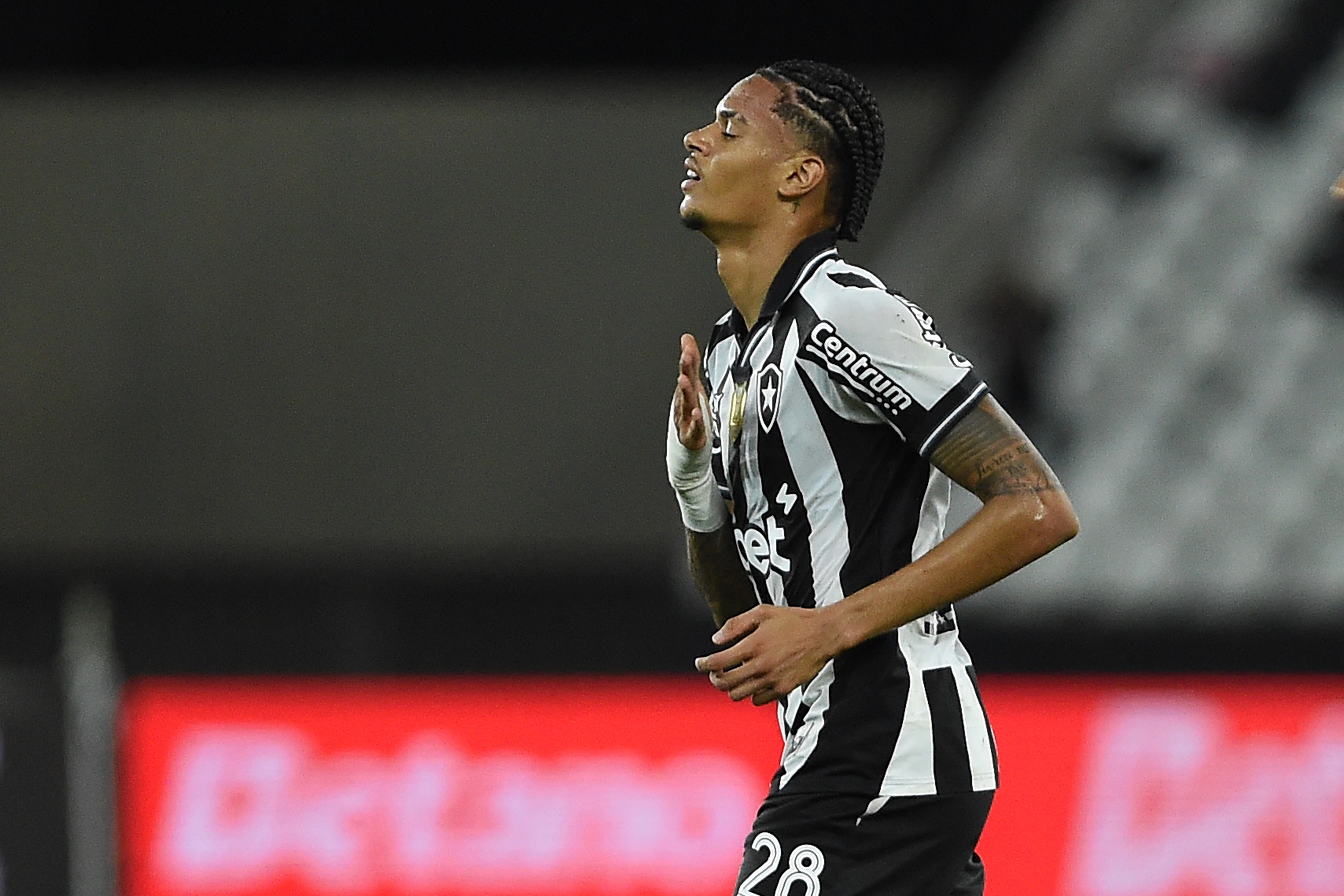 Newton assina contrato com São Paulo até 2029; veja detalhes