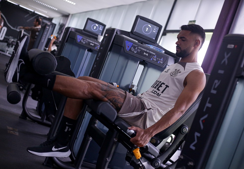 Raniele em treino na academia do CT Joaquim Grava — Foto: Rodrigo Coca/Agência Corinthians