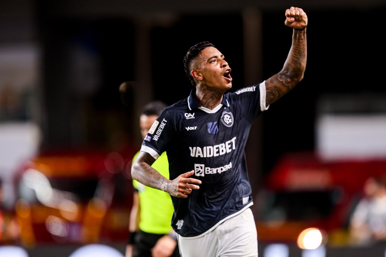 Alef Manga celebra gol e reação do Remo sobre o Vitória: "Começamos o segundo turno com o pé direito"