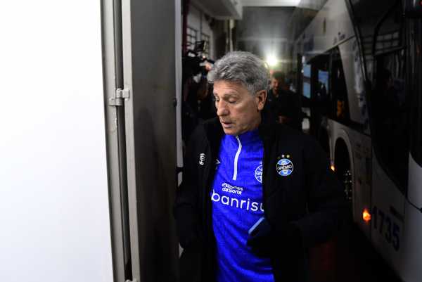 Renato está ausente do comando do Grêmio contra o São Paulo por gripo.