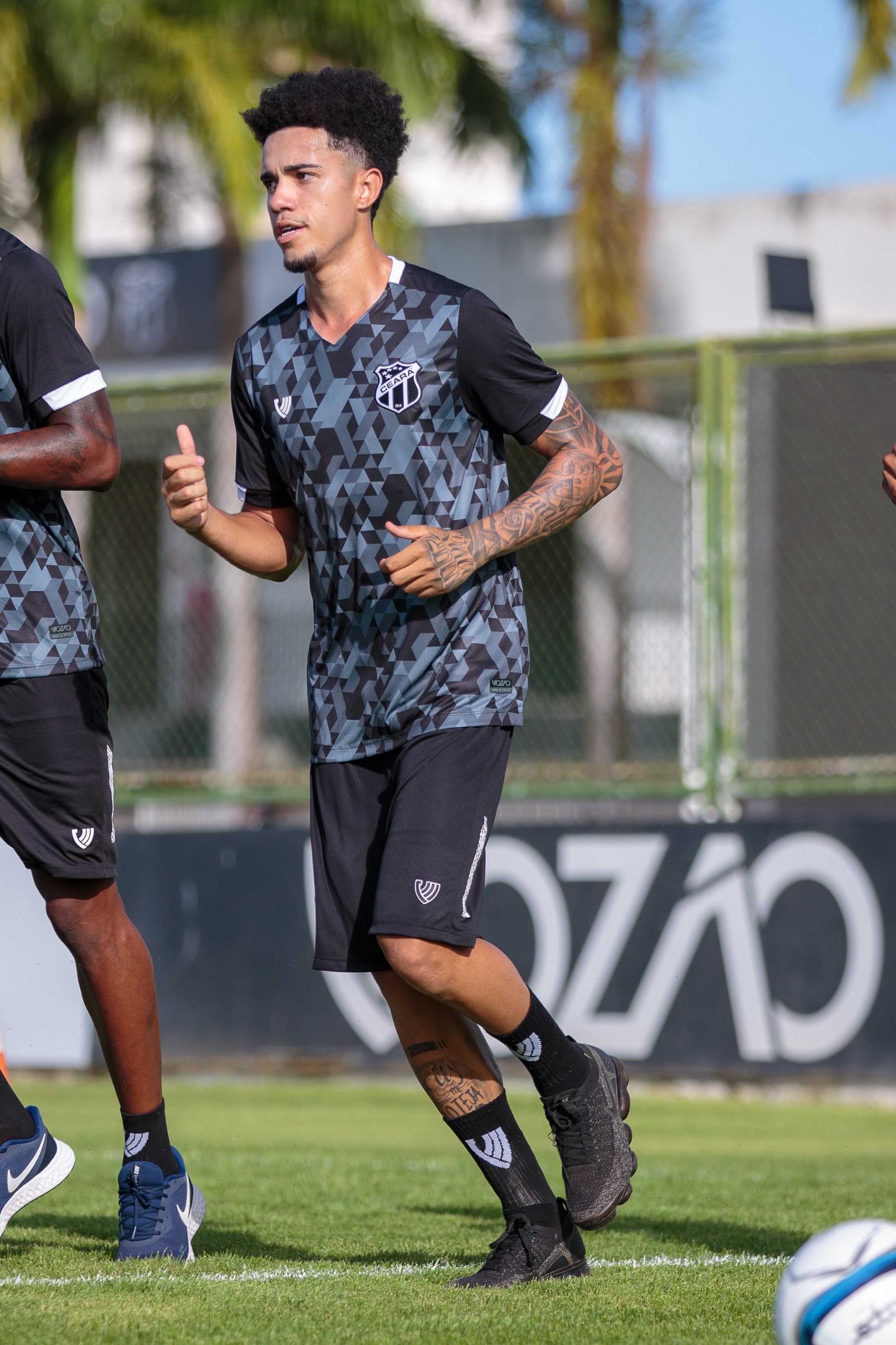 Léo Rafael ganha mais oportunidades em campo pelo Ceará | ceará | ge