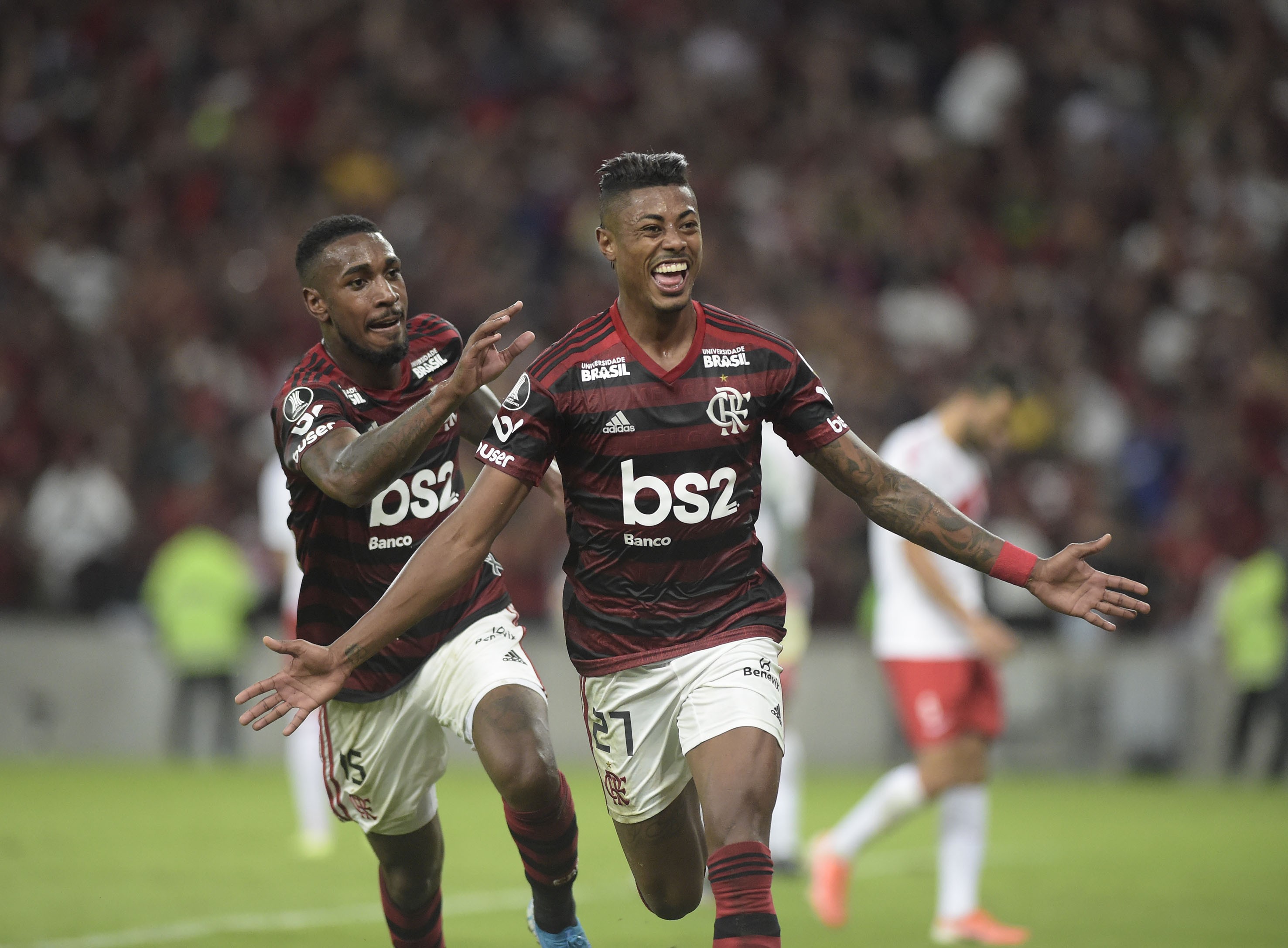 Confrontos entre Flamengo e Internacional em competições importantes do futebol brasileiro