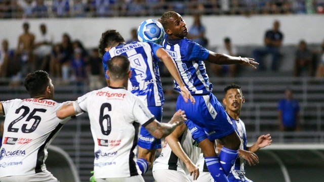 Taliari perde chance incrível nos acréscimos 
