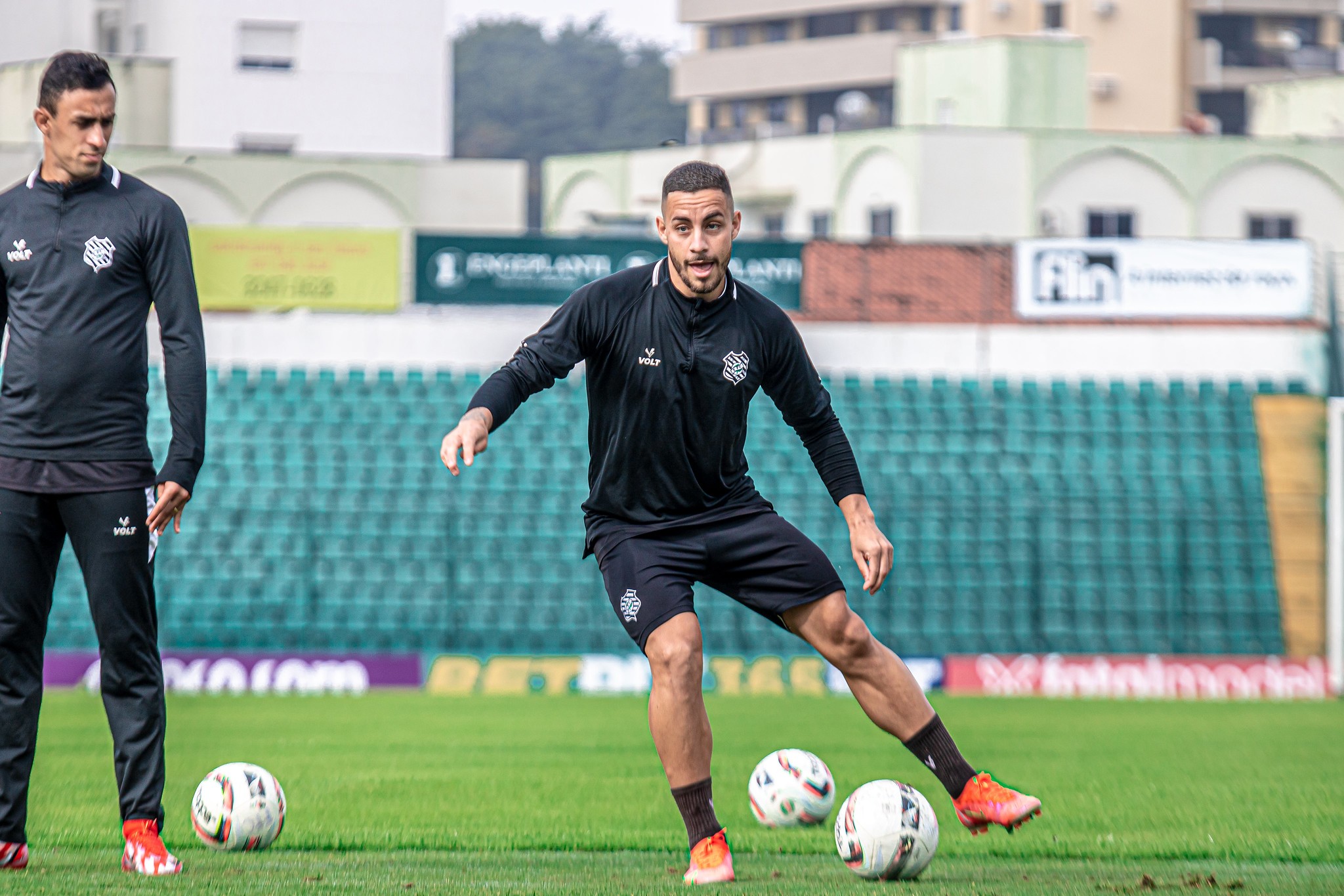 Com Léo Artur e Zé Mário preservados, Júnior Rocha comanda treino ...
