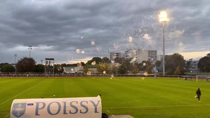 Jogo entre PSG e Reims no Francês Feminino é interrompido por