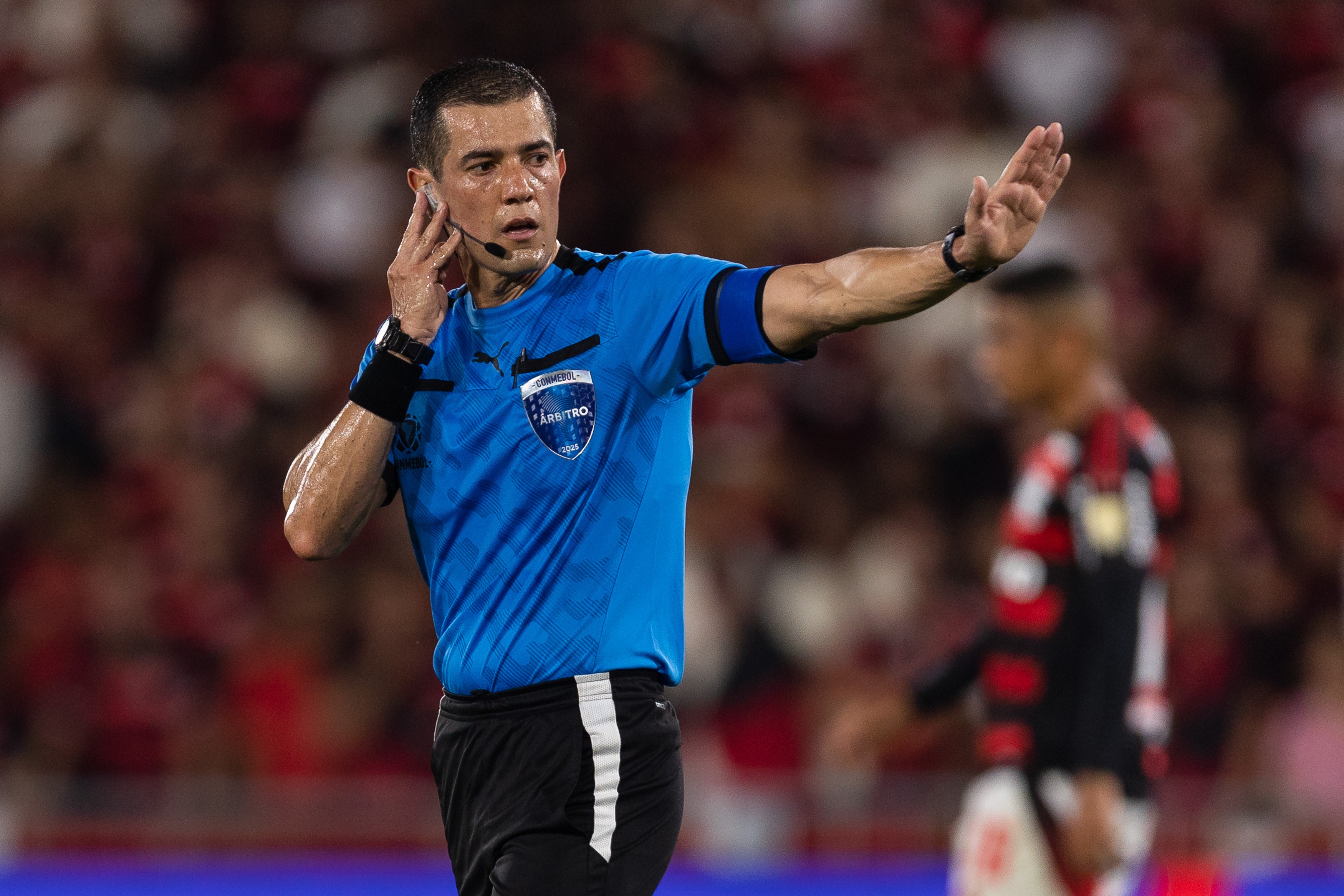 Conmebol mira árbitro de Flamengo x Estudiantes: Felipe Melo denuncia exclusão do Mundial Sub-20