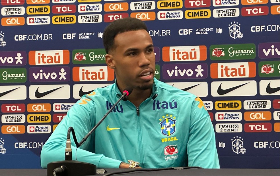 Gabriel Magalhães, zagueiro da seleção brasileira, em entrevista coletiva — Foto: Bruno Cassucci