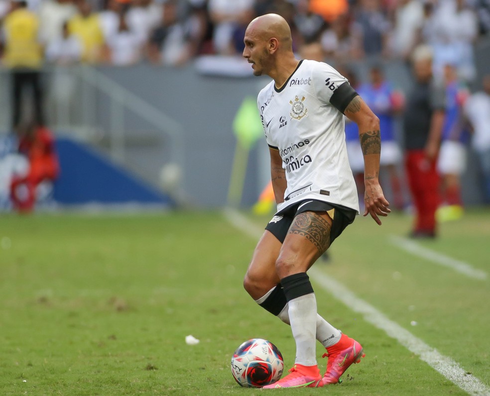 Fábio Santos vai se despedir do Corinthians em jogo contra Internacional;  veja detalhes