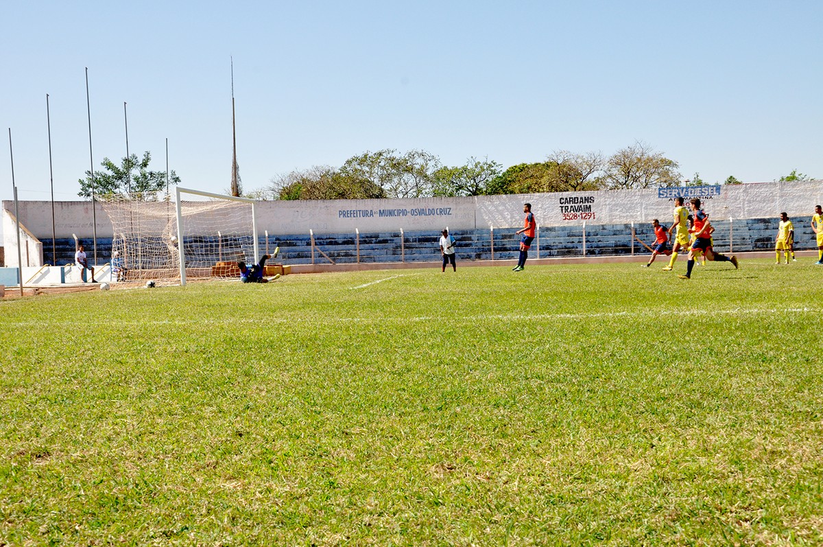 Técnico prioriza provável escalação titular, e Osvaldo Cruz vence segundo  teste | osvaldo cruz | ge