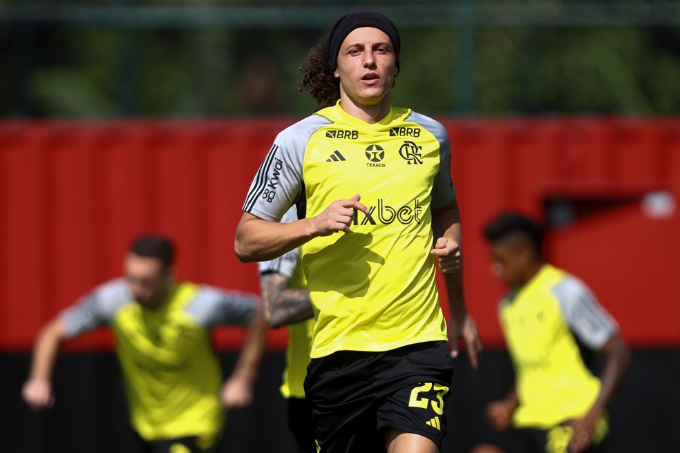 David Luiz em treino do Flamengo — Foto: Gilvan de Souza / CRF