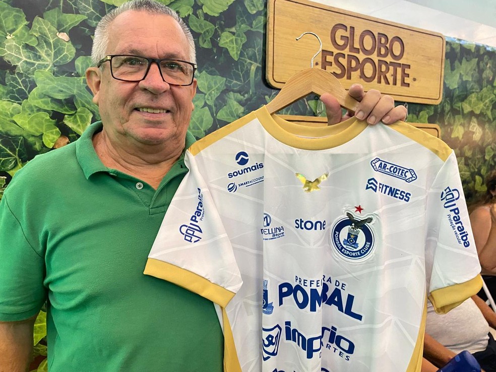 Torcedor com a camisa do Pombal na Arena Campeonato Paraibano � Foto: Divulga��o/Rede Para�ba