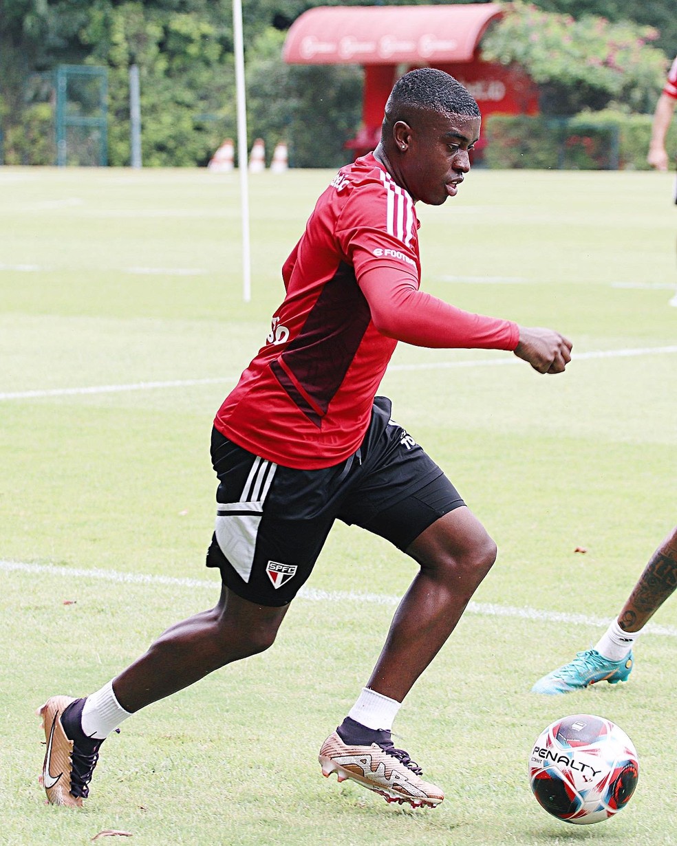 Jhegson Méndez em treino do São Paulo — Foto: Divulgação