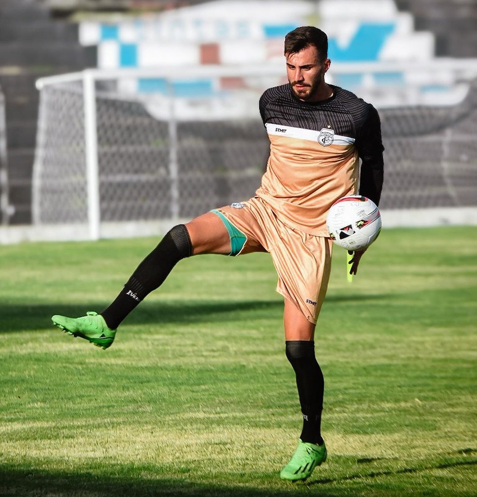 Vitão em treino no Presidente Vargas — Foto: Daniel Vieira/Treze
