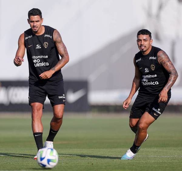 Corinthians inicia semana decisiva com 21 jogadores em busca de primeira final pelo clube