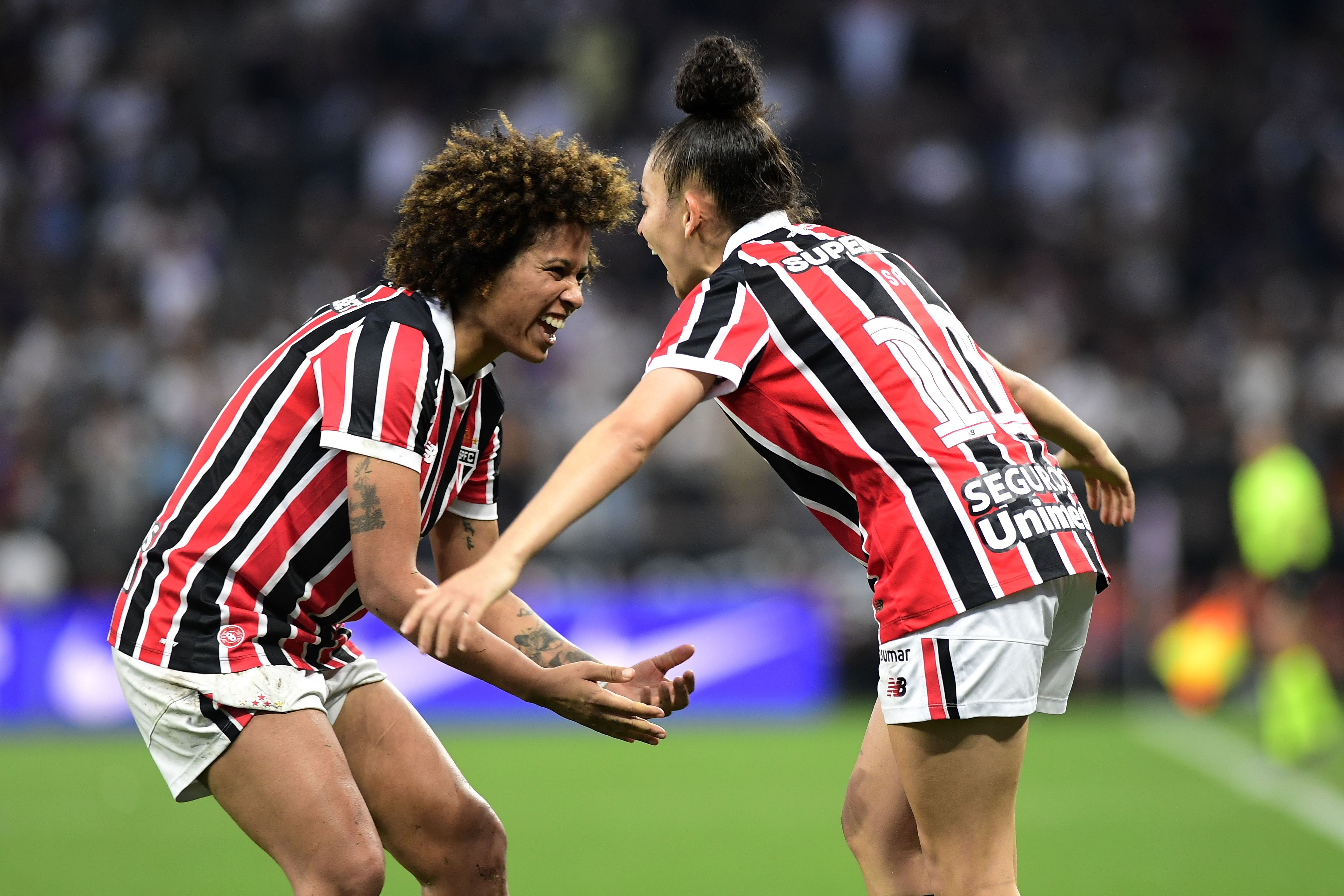 Cartola Feminino: São Paulo ou Corinthians? Veja quem chega melhor para o jogo de volta da final