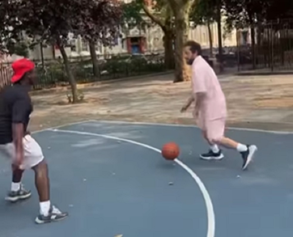 Tenis hotsell basquete adams