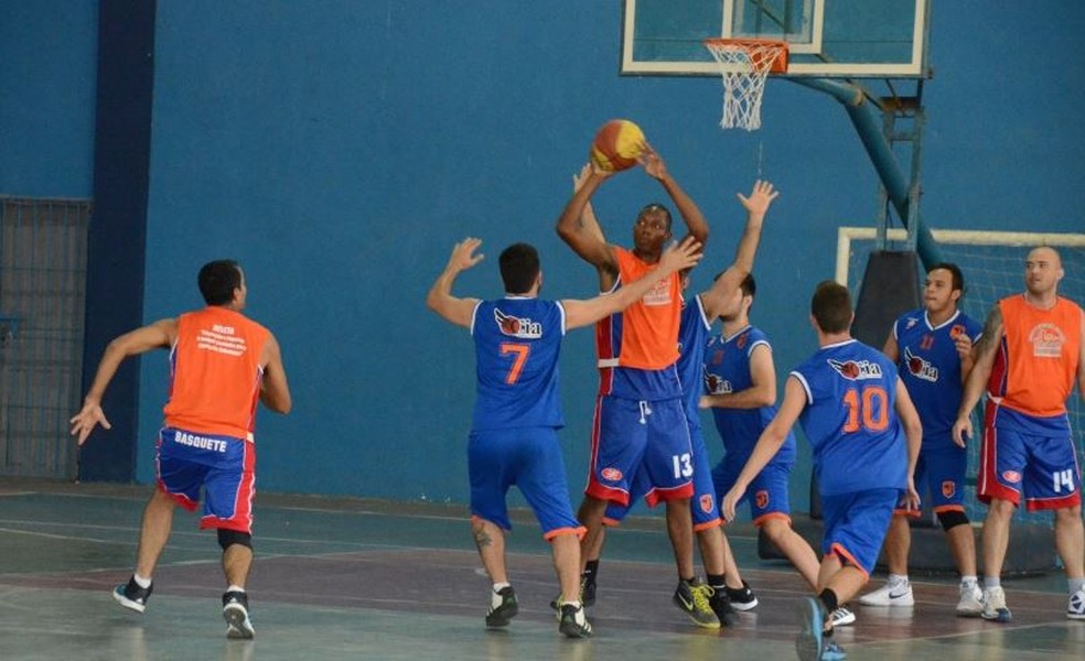 Torneio de basquete reúne mais de 500 atletas de vários países em Santos