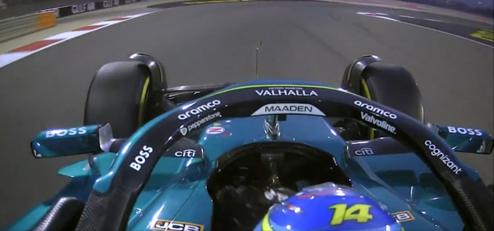 Volante de Alonso se solta do carro da Aston Martin — Foto: Reprodução/Redes sociais