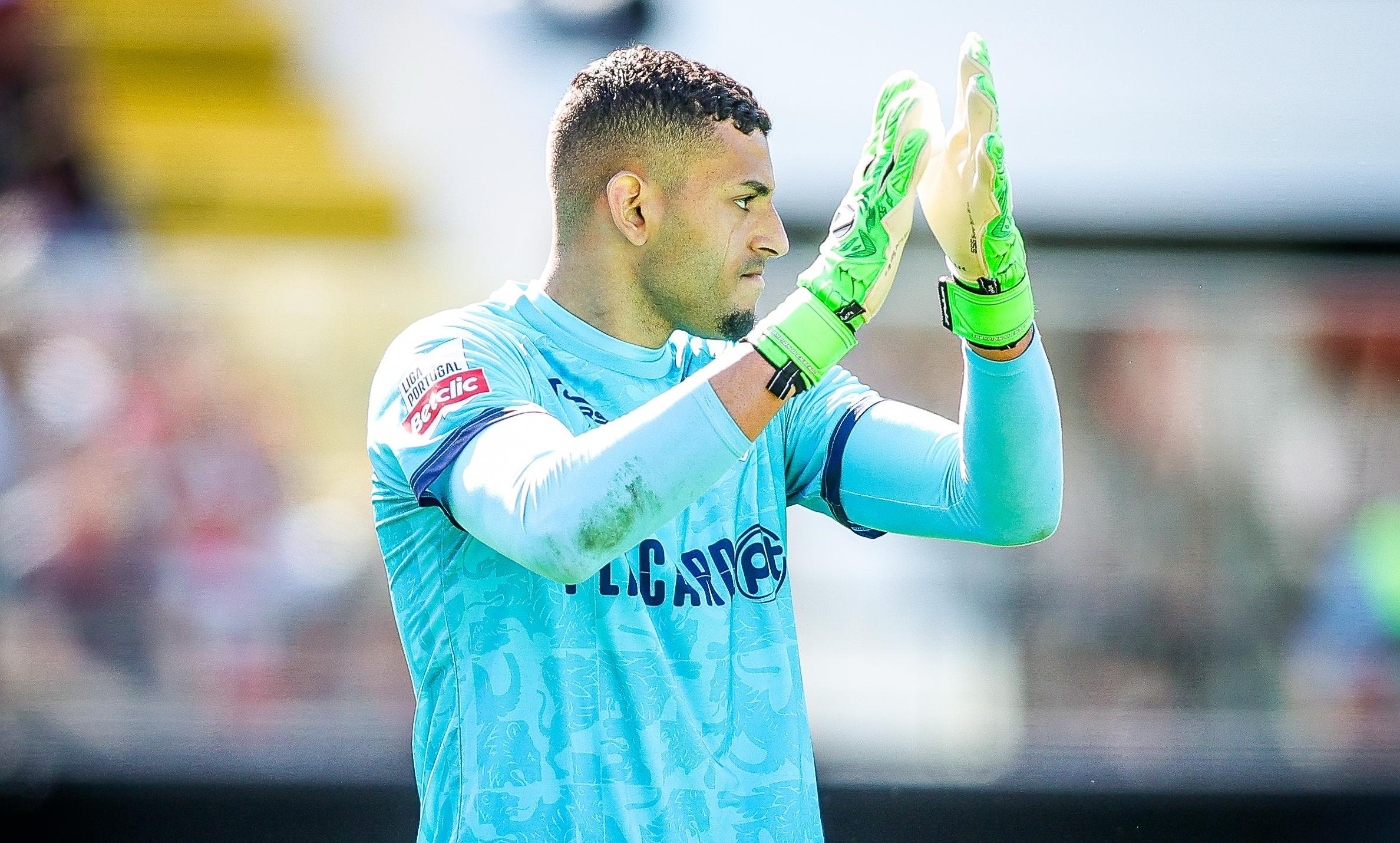 Goleiro do Palmeiras se destaca na Europa após lesão, futuro incerto: 