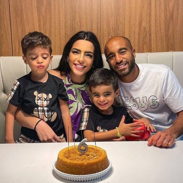 Torcedor do São Paulo faz Pix de R$ 0,05 para o aniversário do filho de Lucas: 