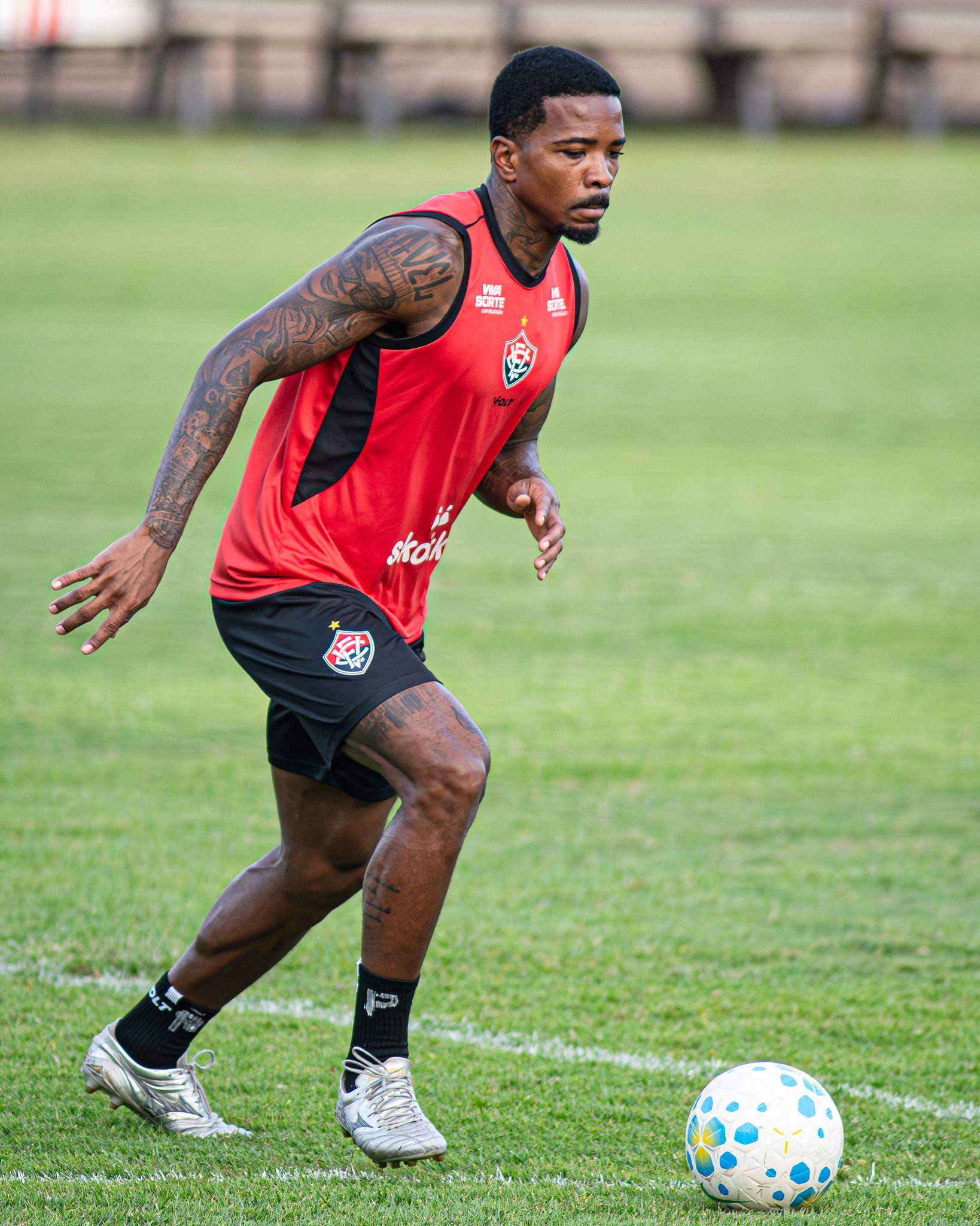Escalação do Vitória contra o Coritiba: veja time provável, dúvidas e desfalques após treino