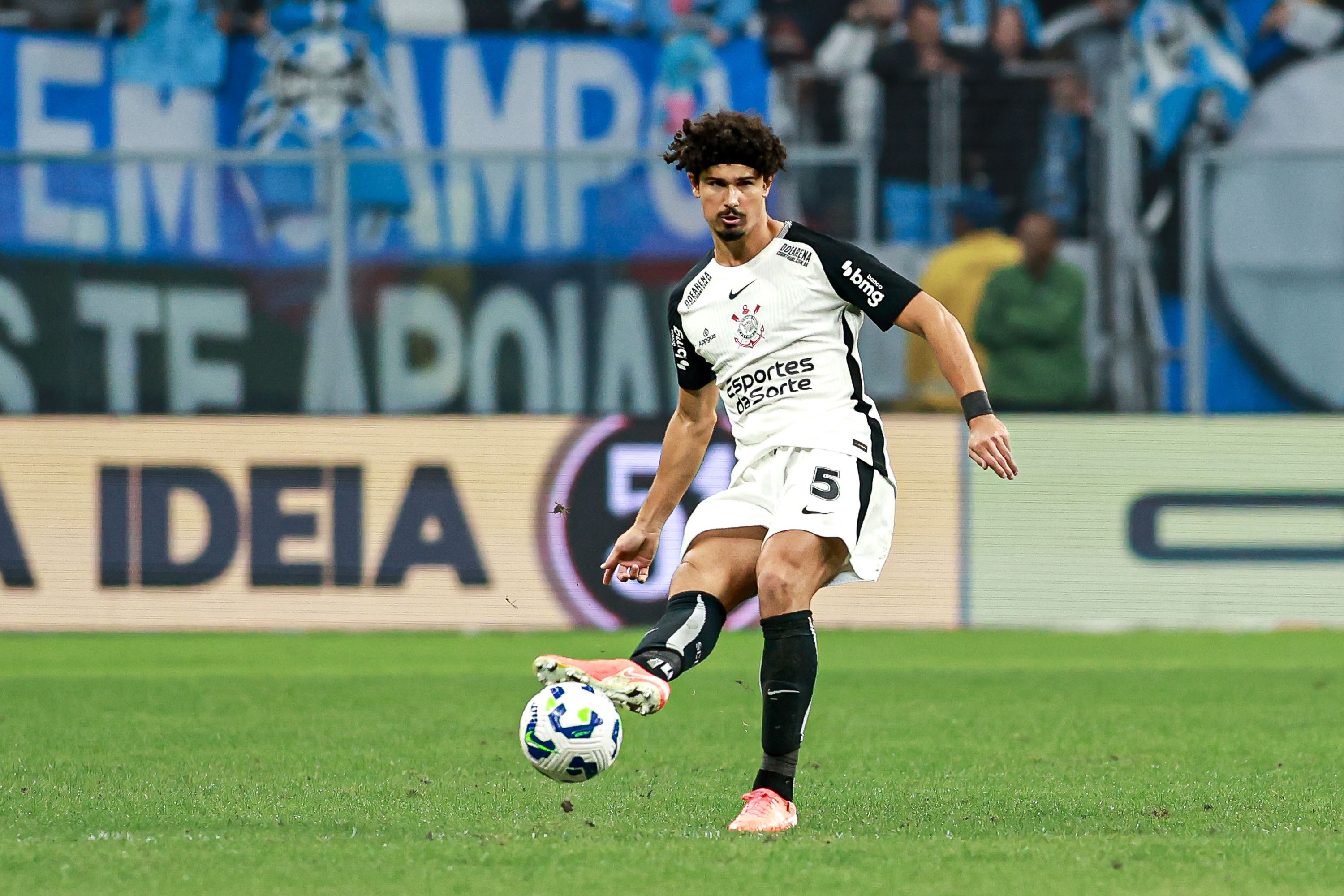 Corinthians: Breno Bidon e André Ramalho suspensos por terceiro cartão amarelo