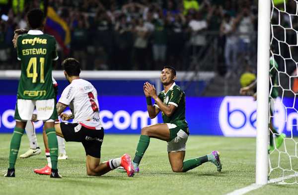 Estêvão lamenta interferência em gol de Rony, mas celebra sua participação.