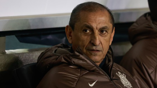 Análise: Corinthians volta vivo, mas nova derrota só reforça o quão difícil será a salvação no Brasileiro