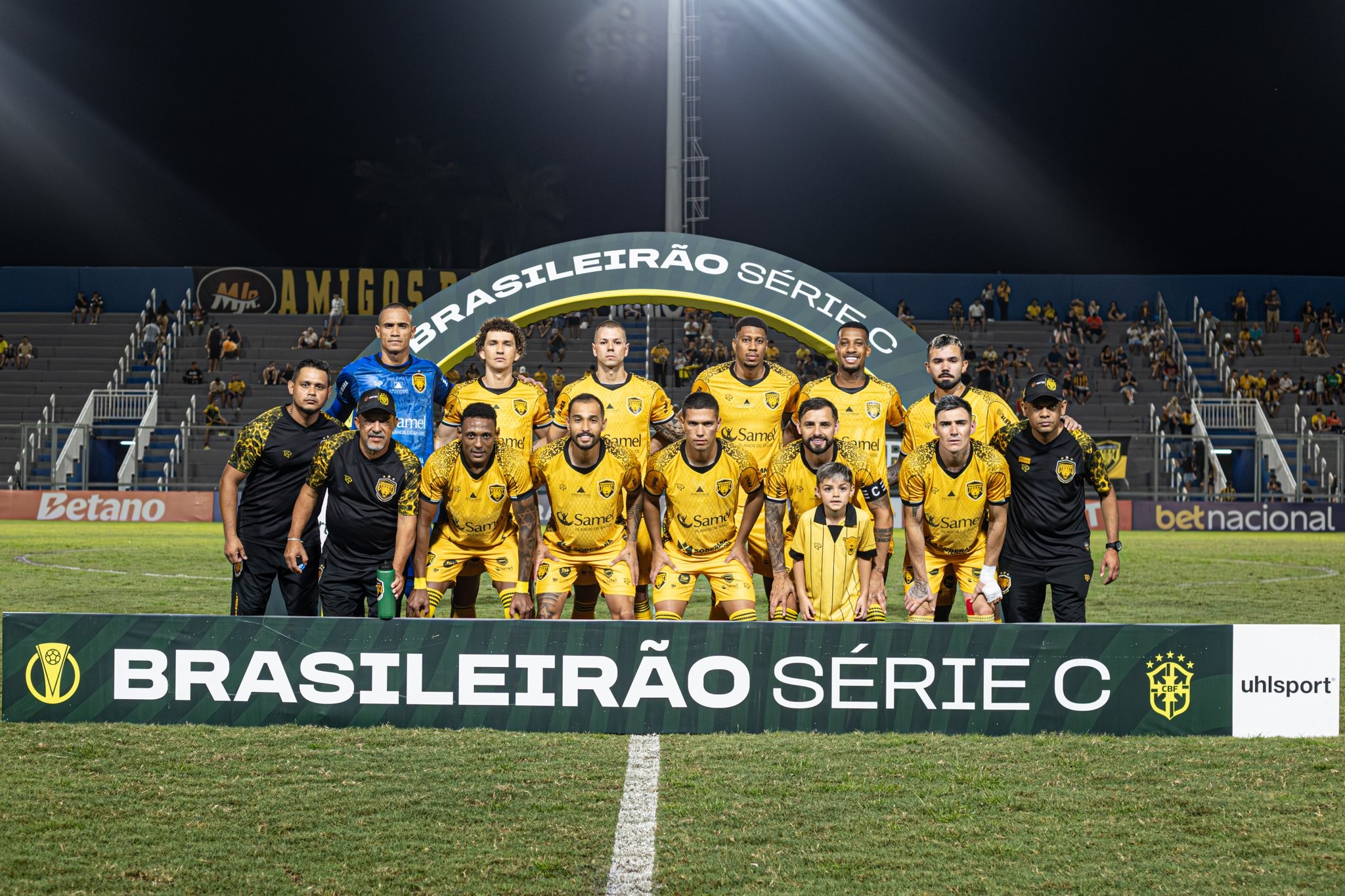 Campeão Brasileiro deve mais de 4 meses de salários e jogadores divulgam carta: "Insustentável"