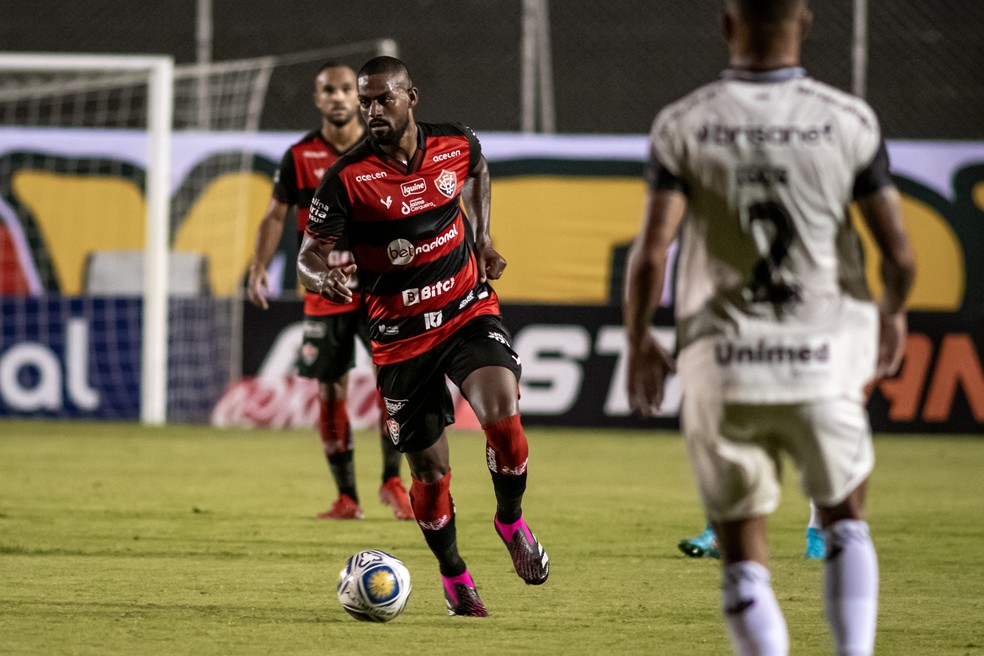 Vitória confirma chegadas de Pedro Bicalho e Thiago Lopes, que já