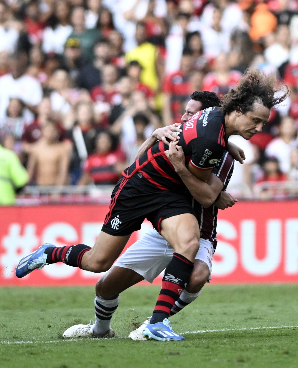 Ganso e David Luiz em Fluminense x Flamengo — Foto: André Durão/ge