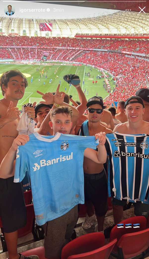 Lateral do Sub-20 do Grêmio Prestigia Gre-Nal no Beira-Rio junto à torcida.