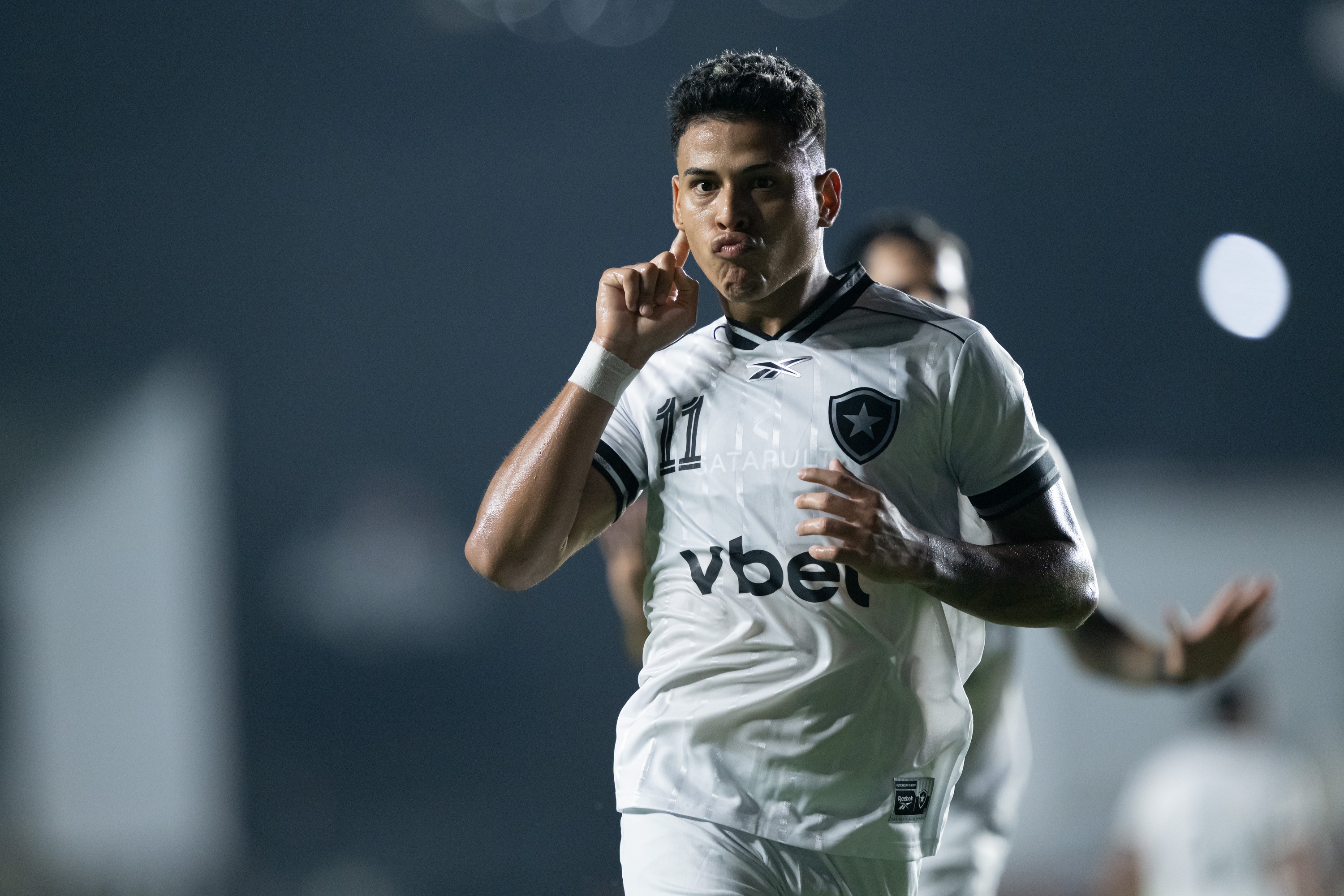 Com retorno de Matheus Martins, Botafogo divulga relacionados para enfrentar Caracas e Bahia