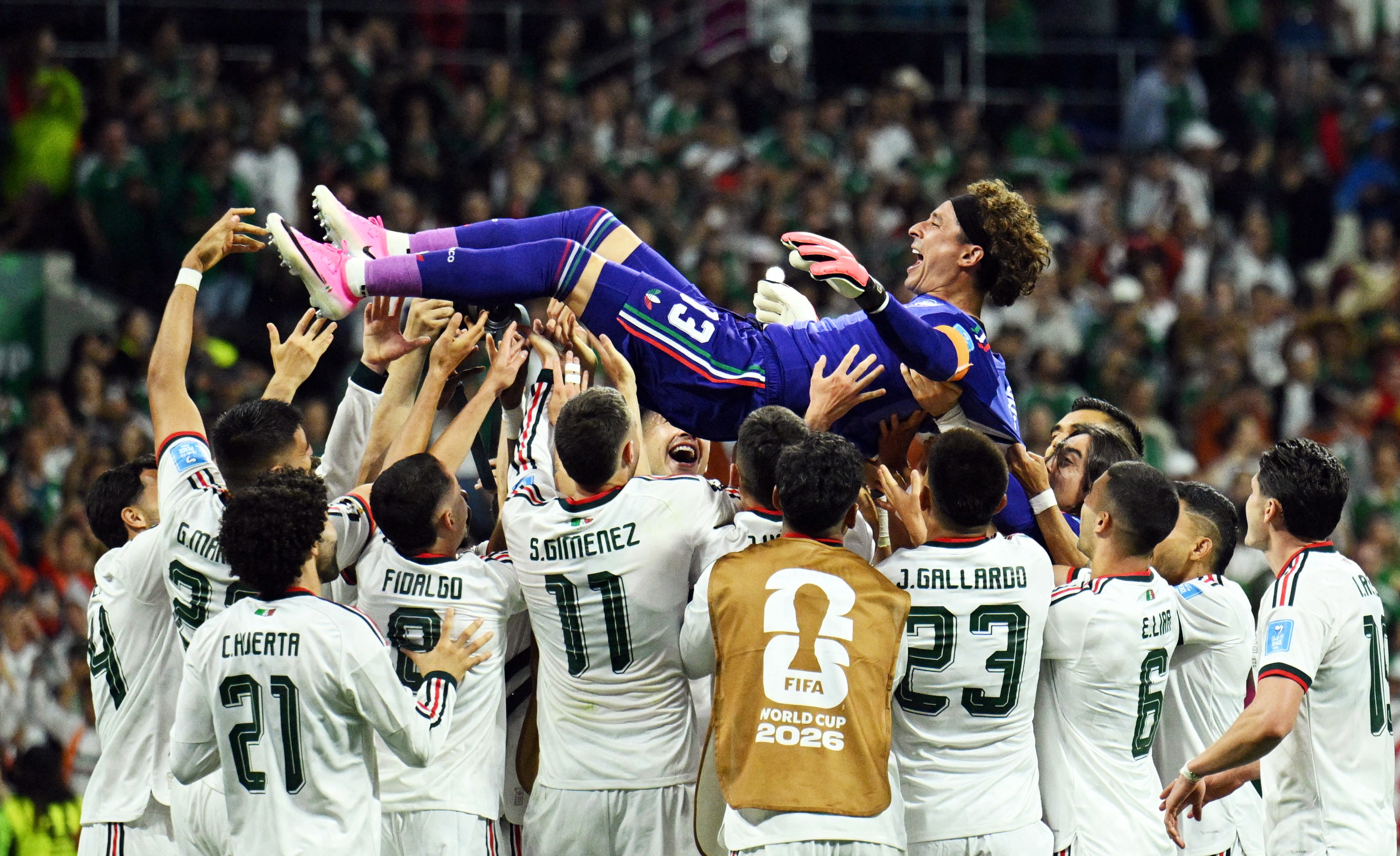 Lenda da seleção mexicana, goleiro Ochoa anuncia aposentadoria