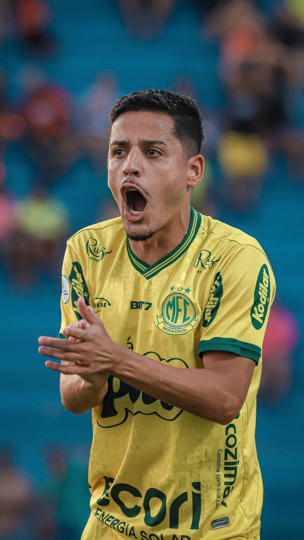 Desejado pelo futebol russo, Marlon indica que ficará no Cruzeiro; veja