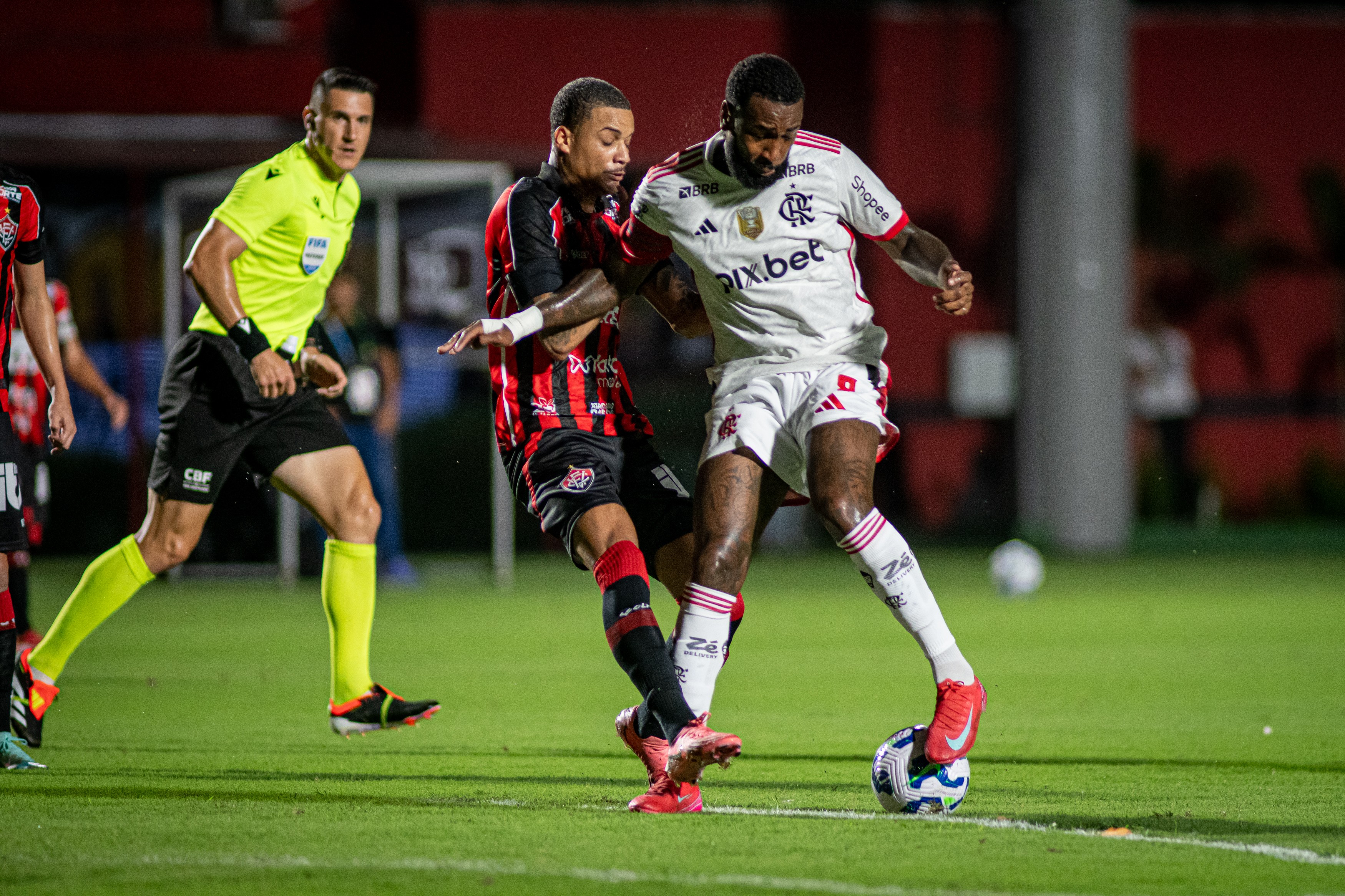 Vitória 1 x 2 Flamengo: Veja os Melhores Momentos e Gols da Partida.