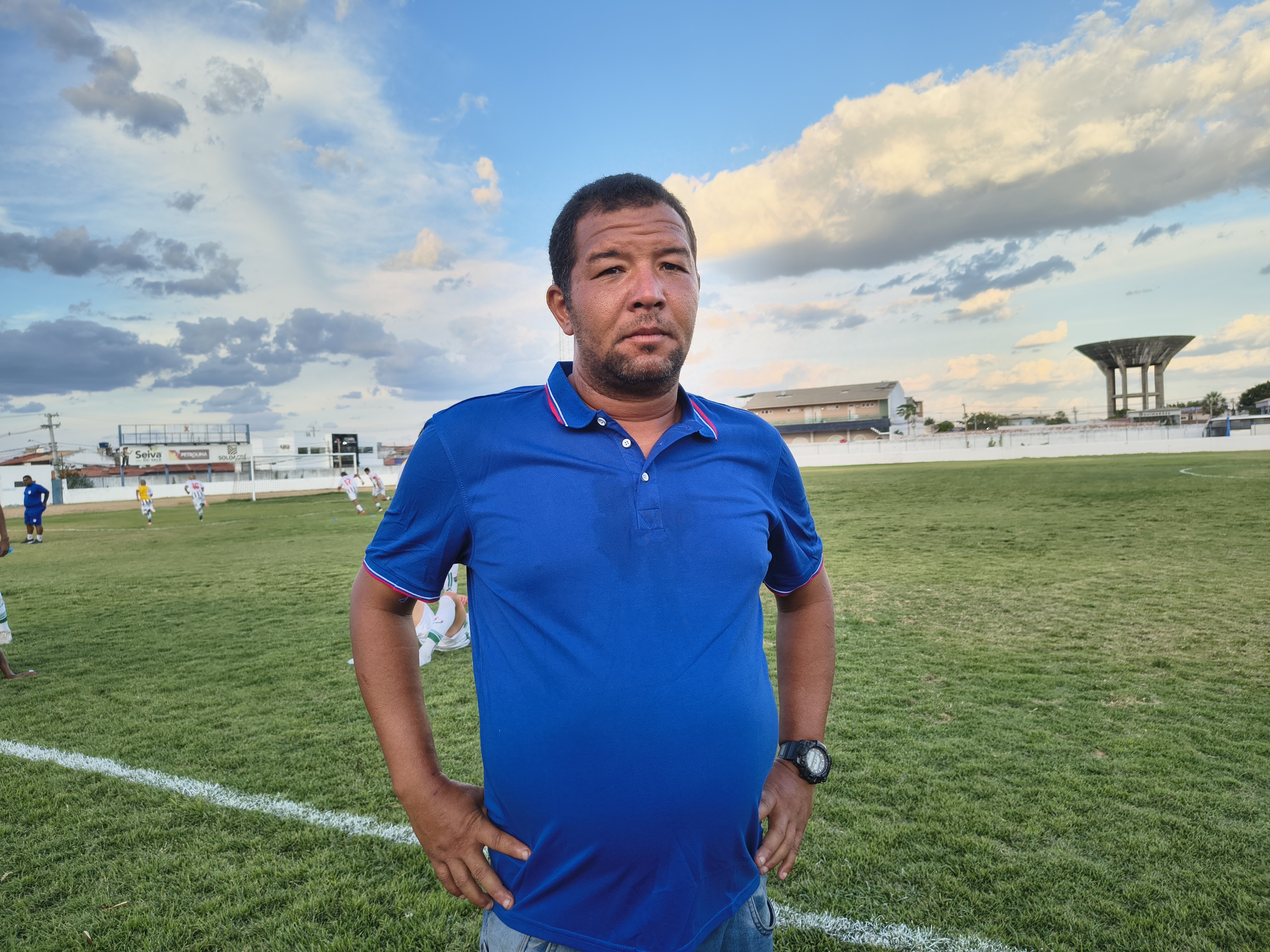 Técnico do 1º de Maio elogia postura do time na estreia do Pernambucano