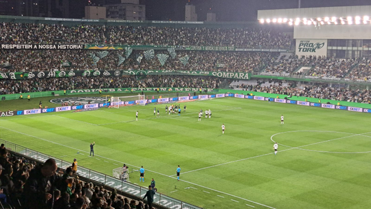 Coritiba registra seu maior públicocodigo de deposito betanojogos no Couto Pereira no ano