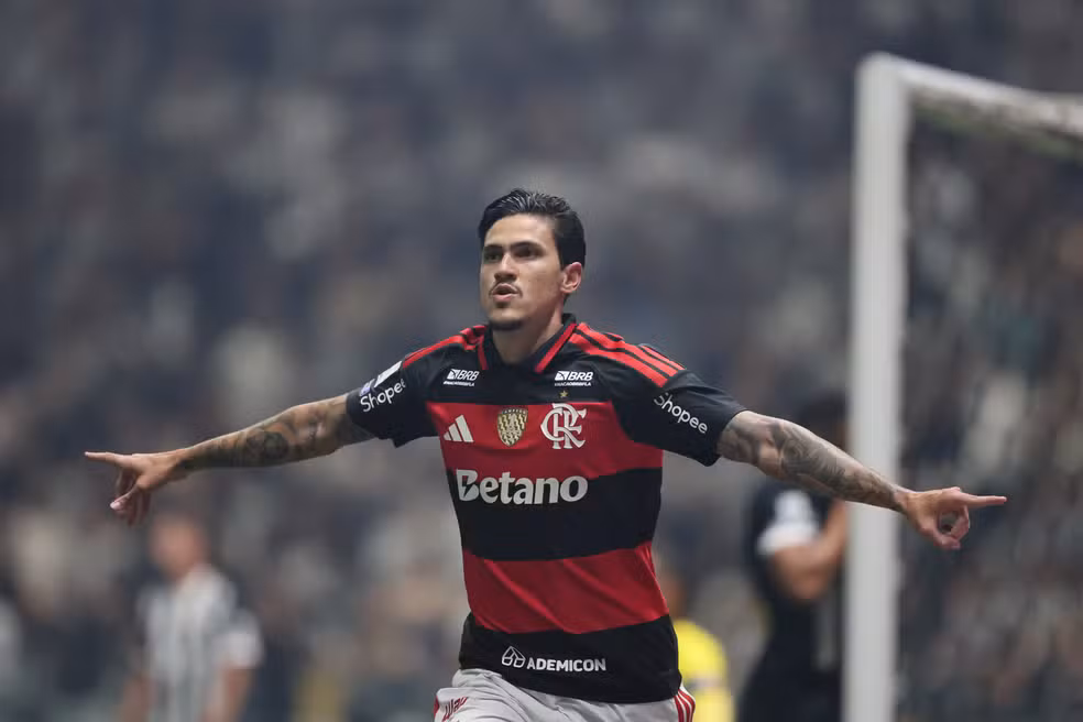 TEM QUE IR? Lenda da Seleção pede Pedro na Copa do Mundo