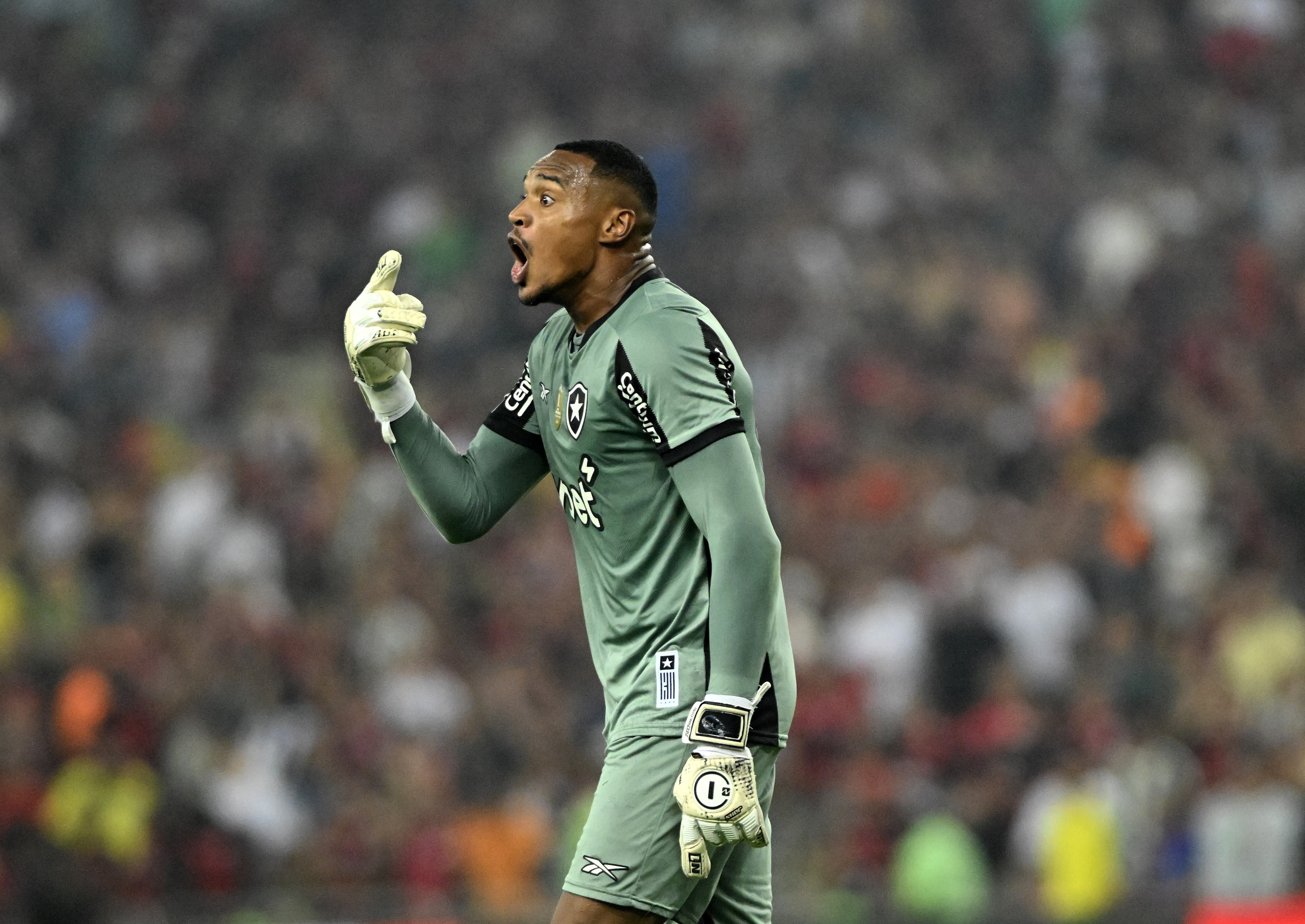 Botafogo recusa proposta do West Ham pelo goleiro John