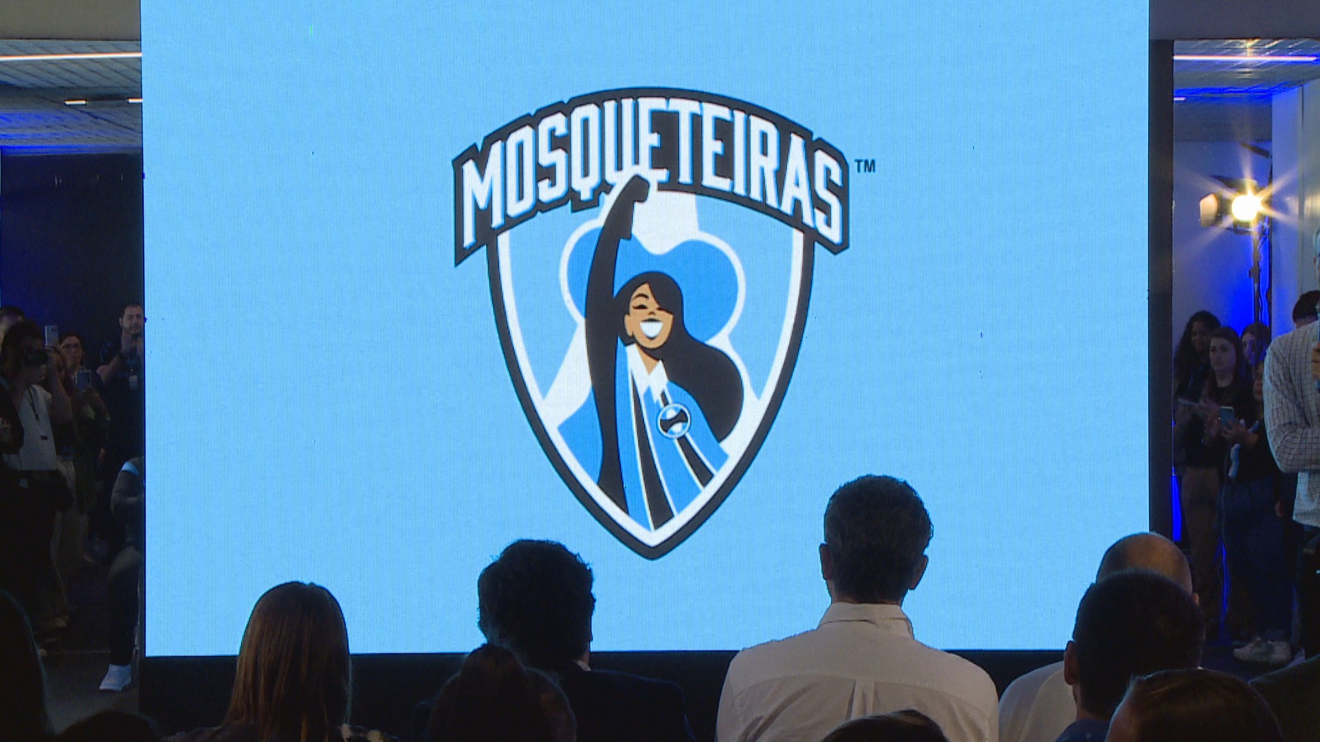 GRANDE MOMENTO! Grêmio lança nova marca para time feminino de futebol