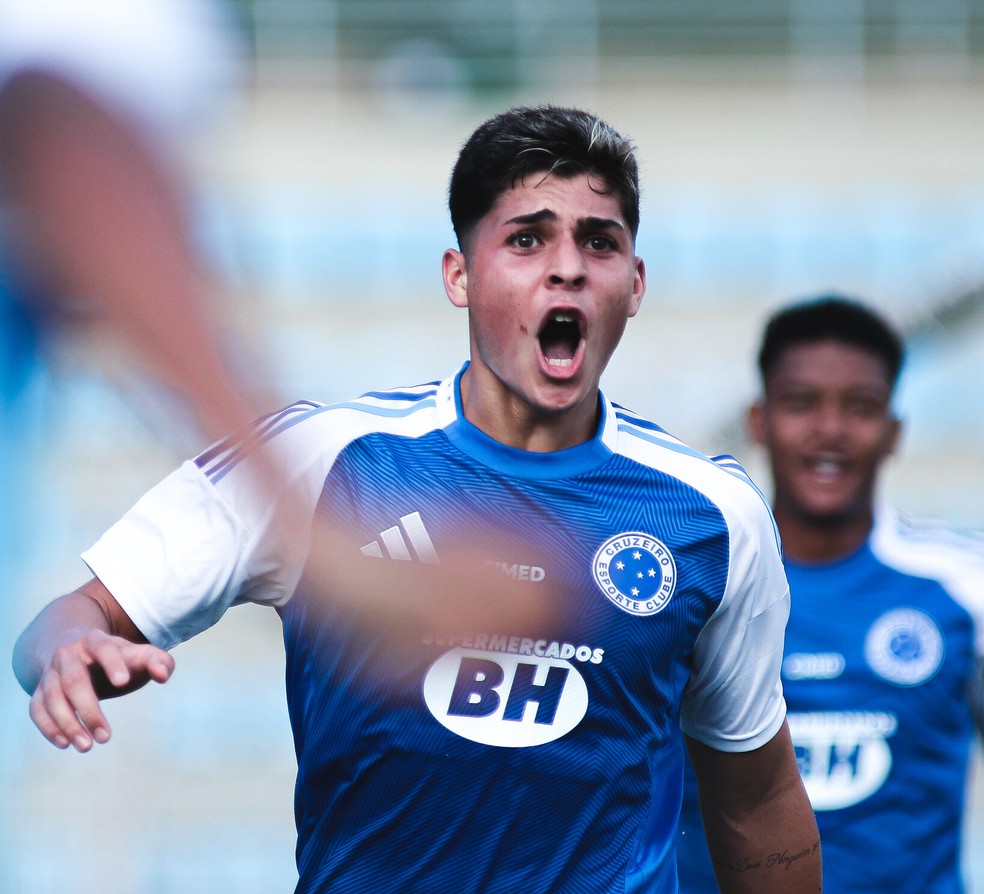 Cauan Baptistella comemora gol pelo Cruzeiro diante do Atlético-MG — Foto: Gustavo Martins/Cruzeiro