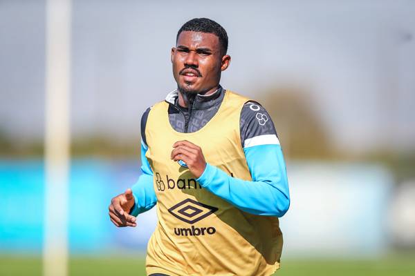 Grêmio sofre com nova lesão muscular de Cuiabano: segundo contratempo no ano.