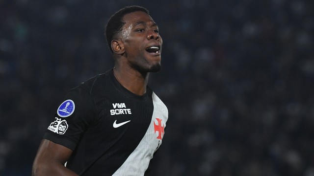 Carlos Cuesta em Olimpia x Vasco