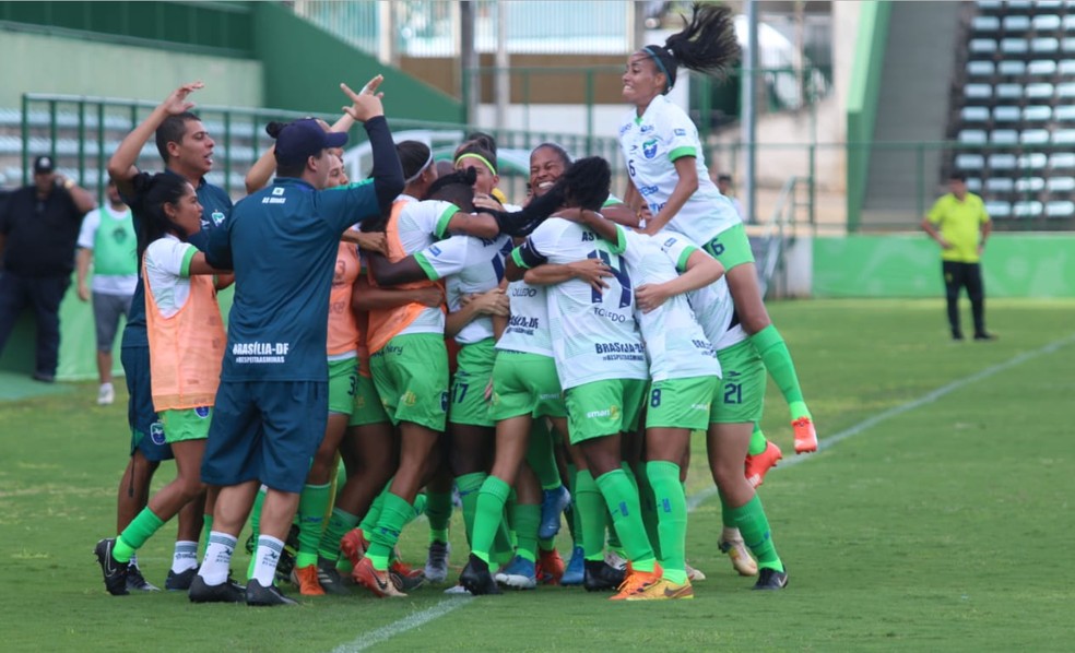 Brasileirão Feminino: Minas Brasília e Real já estão no aquecimento para a  volta aos jogos – Esportes Brasília Notícias