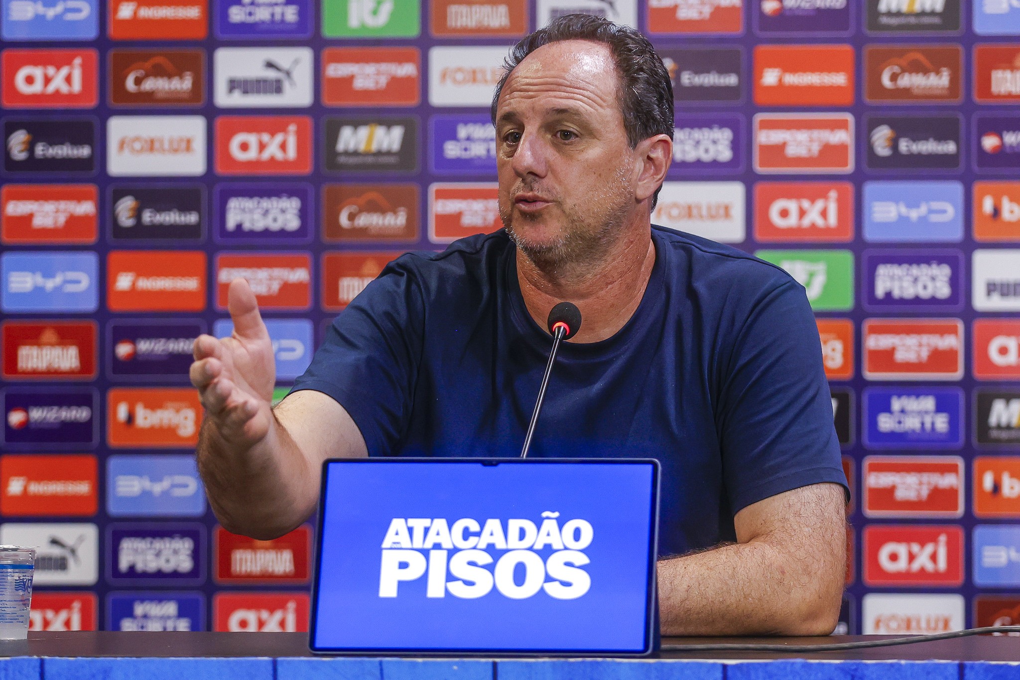 Gramado, ausências e calendário: veja as justificativas de Ceni para o empate