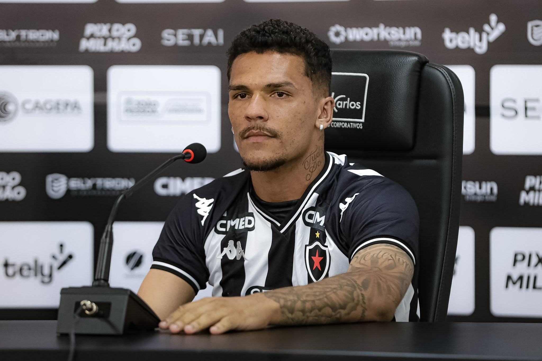 Botafogo-PB é condenado a pagar quase R$ 700 mil a Gabriel Tota; Saimon consegue rescisão
