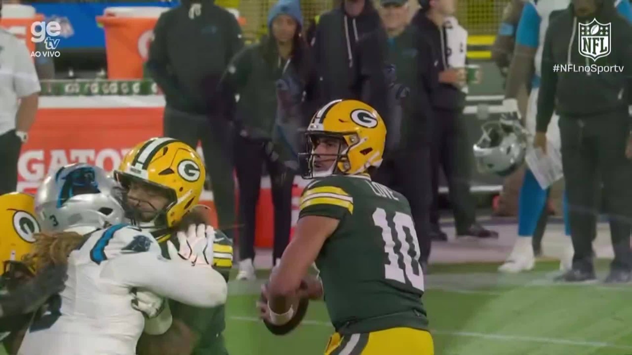 Atualização: Watson vai ao hospital, volta a campo e ajuda Packers a vencerem na NFL