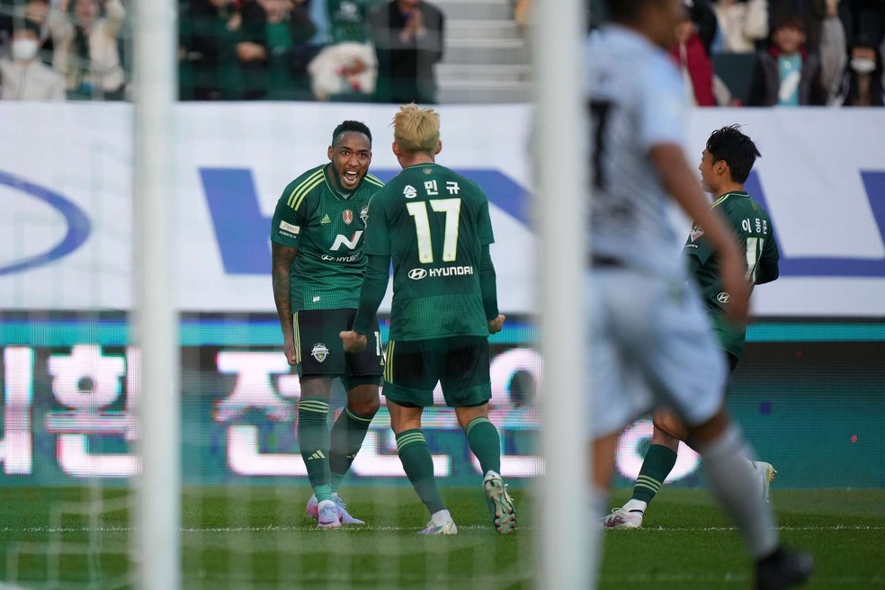 Rafa Silva comemora gol pelo Jeonbuk Motors — Foto: Divulgação / Jeonbuk